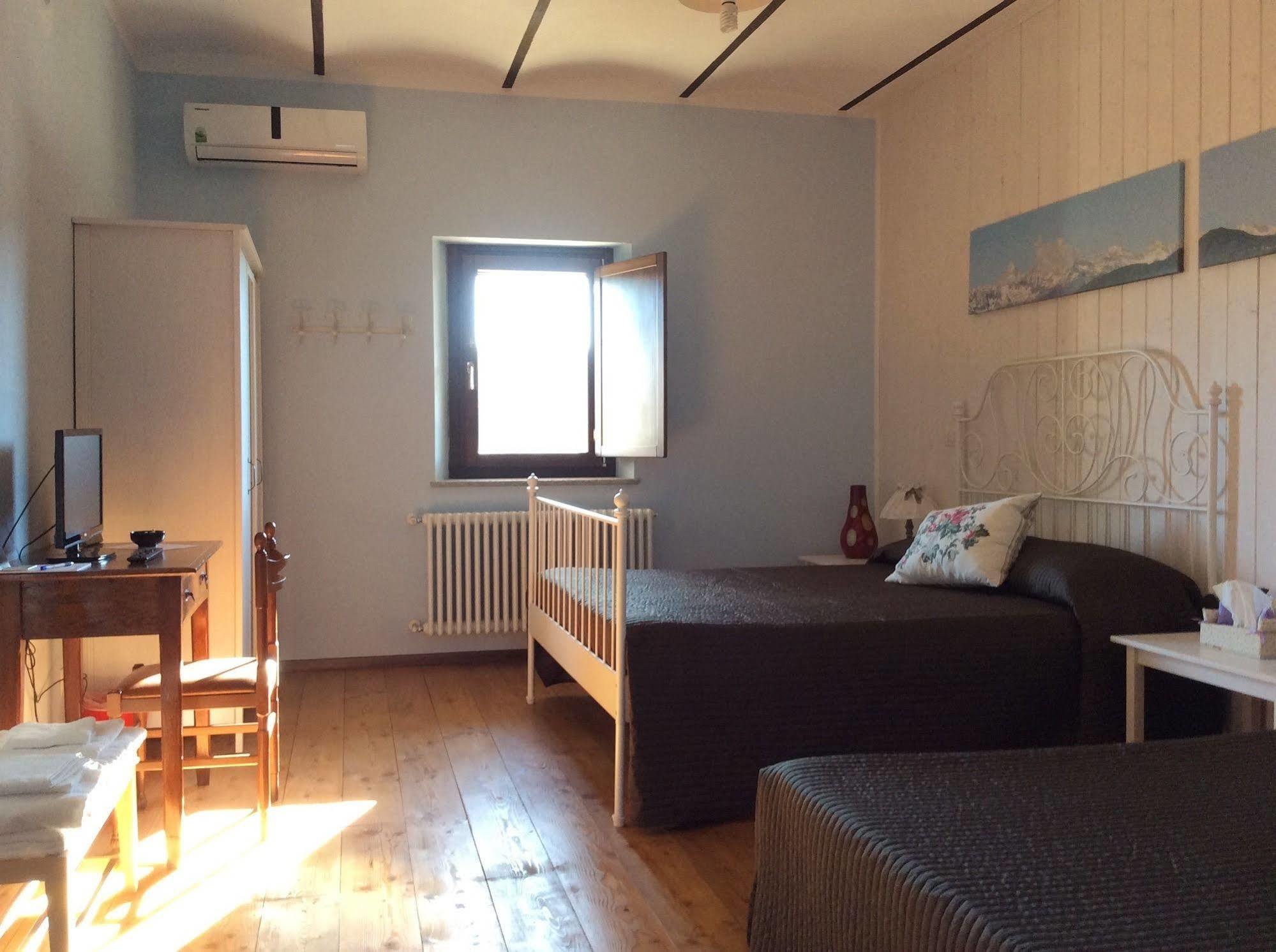 Quattro Gatti Bed & Breakfast Airasca Екстериор снимка